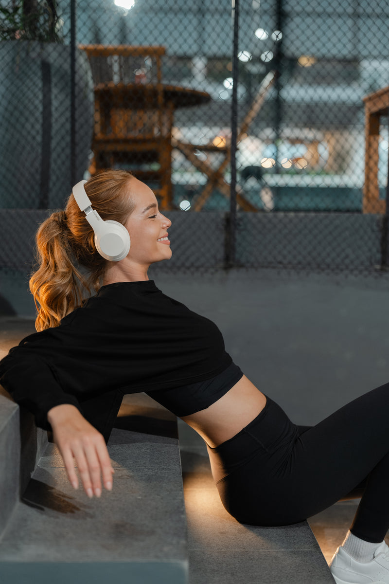 Black Long Sleeve Cropped Top