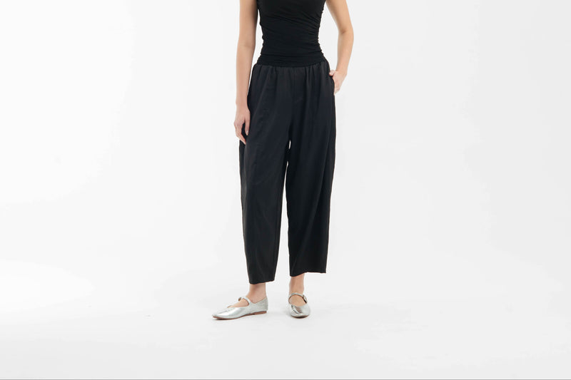 Black Daily Barrel Pants