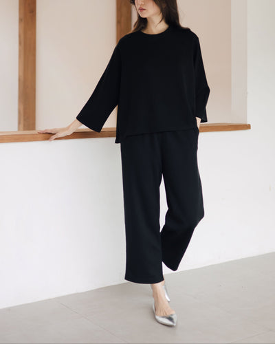 Black Ultrasoft Bamboo Capri Pants
