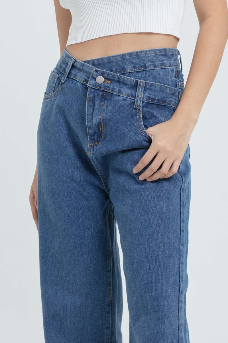 Asymmetrical Loose Jeans - Hellolilo