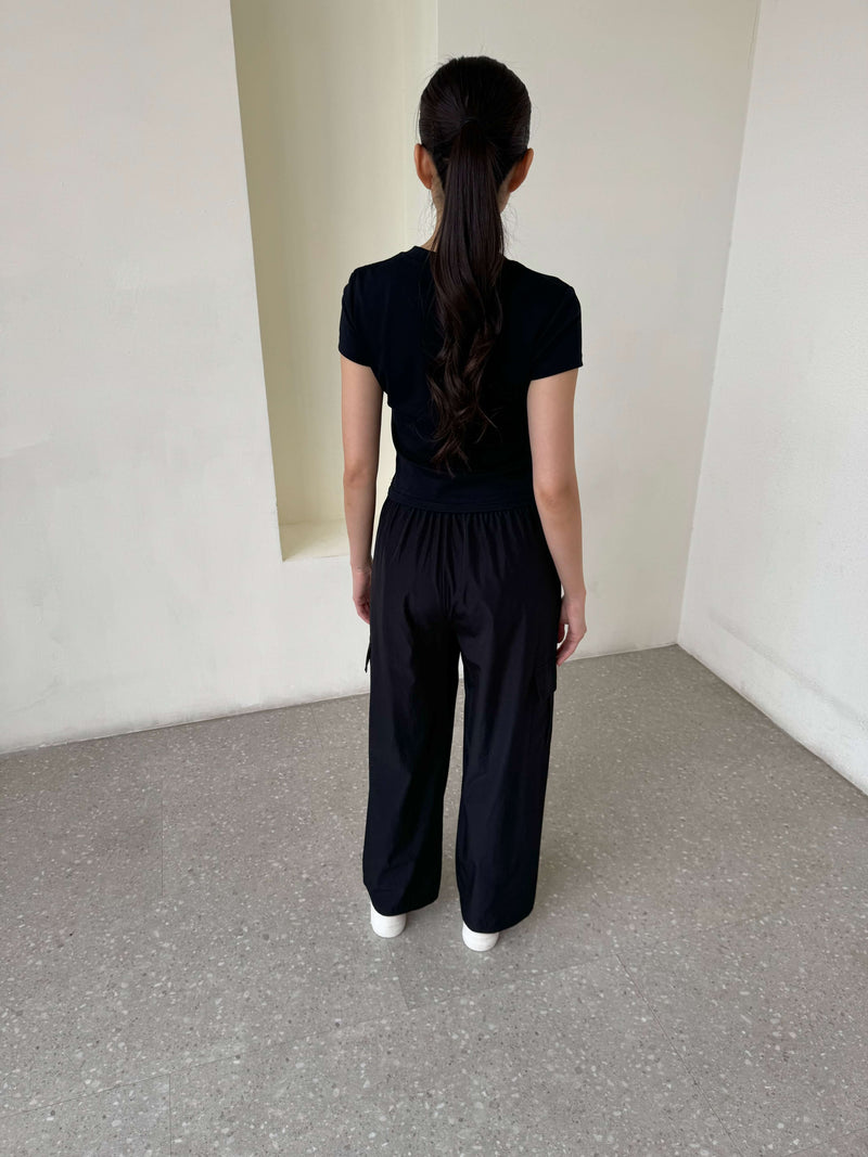 Black Cargo Pants - Hellolilo