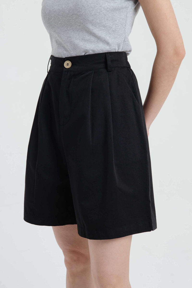 Black Daily Capri Shorts - Hellolilo