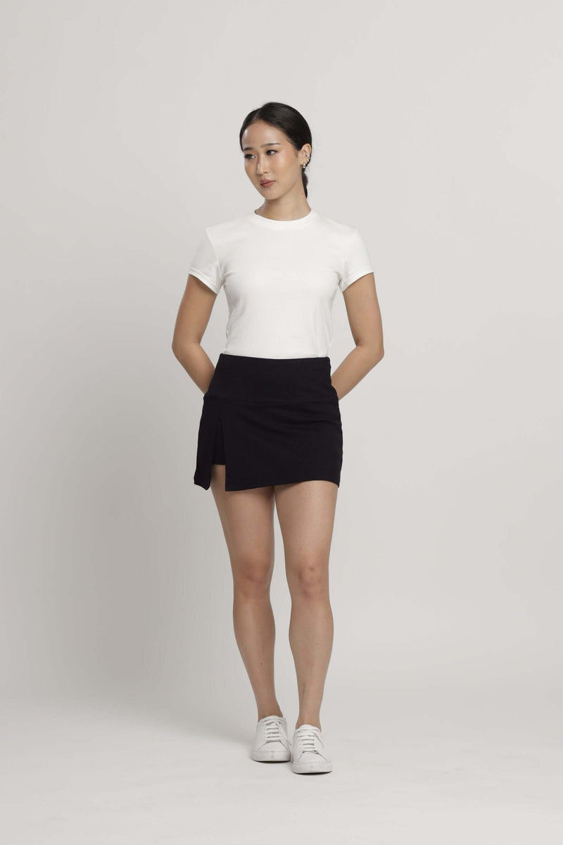 Black Slit Active Skort - Hellolilo