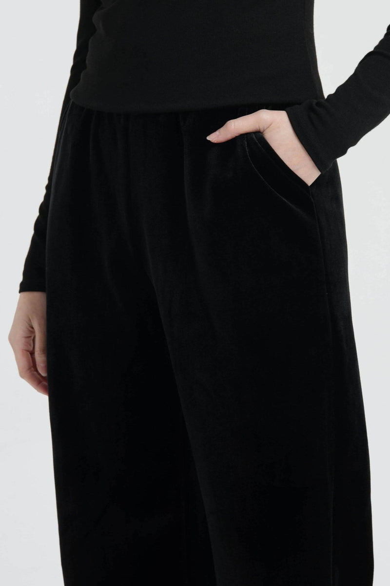 Black Velvet Winter Pants - Hellolilo