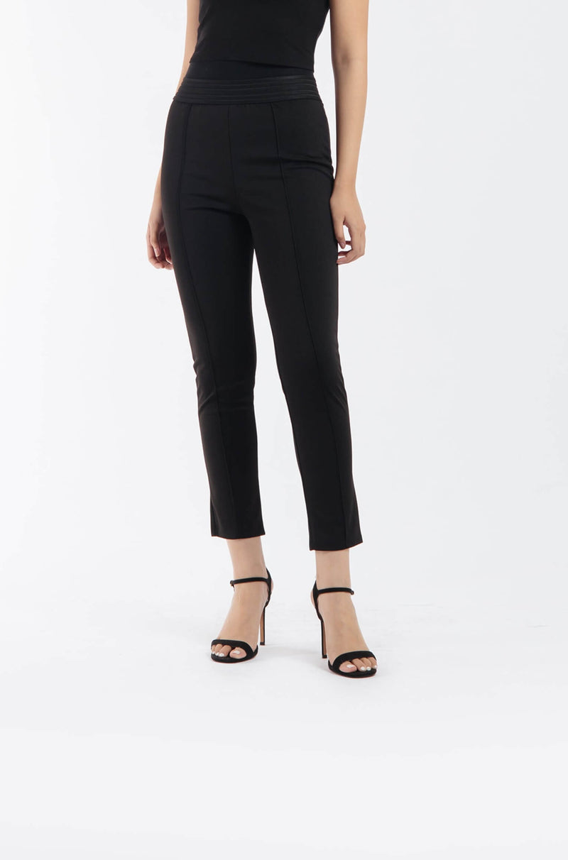 Essential Highwaist Black Pants - Hellolilo