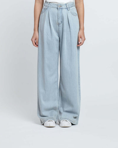 Light Blue Ease Jeans - Hellolilo