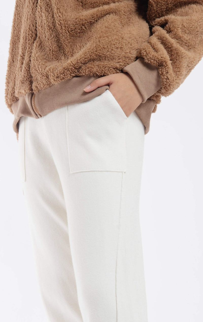 White Relaxed Knit Winter Pants - Hellolilo