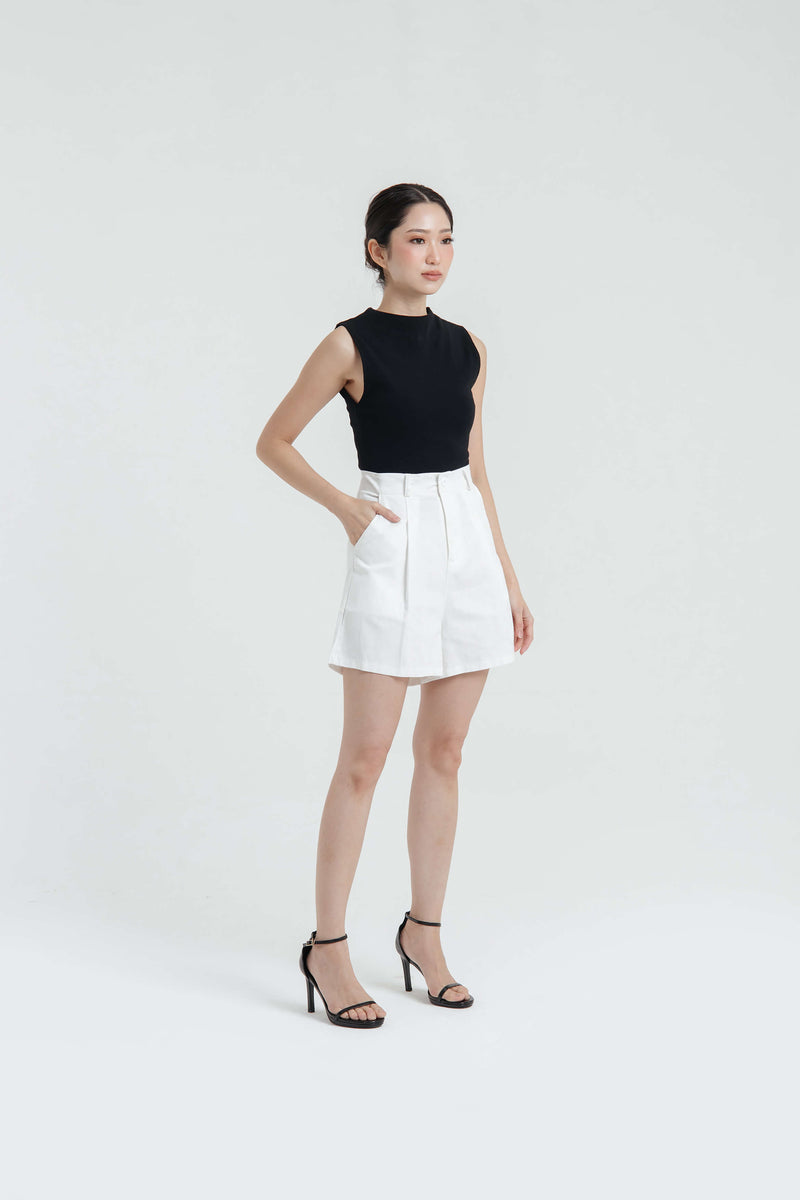 White Weekend Linen Shorts - Hellolilo