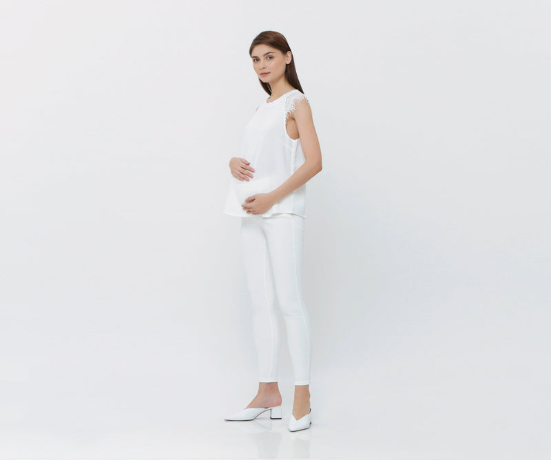 White Classic Maternity Jeans - Hellolilo